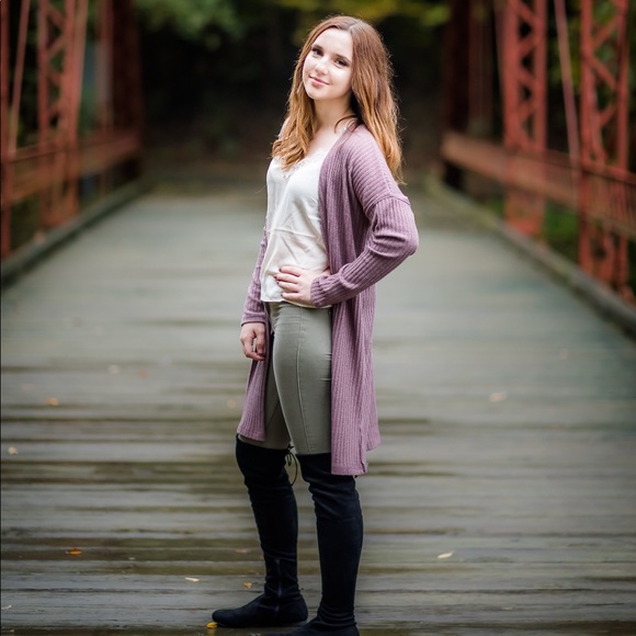 Meet your Posher, Alyssa // MAKE OFFERS ON CLOSET - Picture 5 of 6